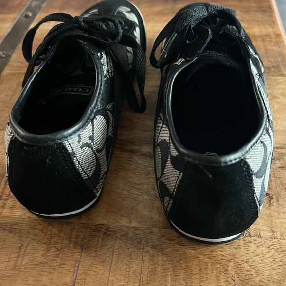 Gently worn. - Picture 4 of 4